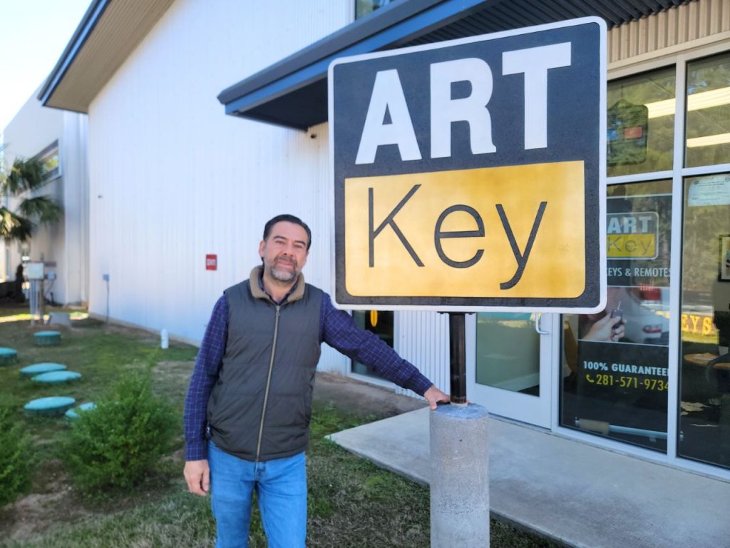 bernardo of art key next to his locksmith location art-key